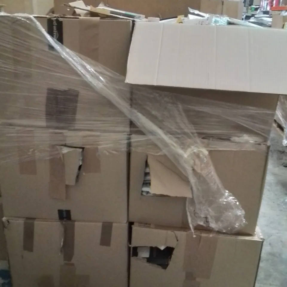 PALLET CONTAINING A LARGE QUANTITY OF PHONE CASES,SCREEN PROTECTORS 