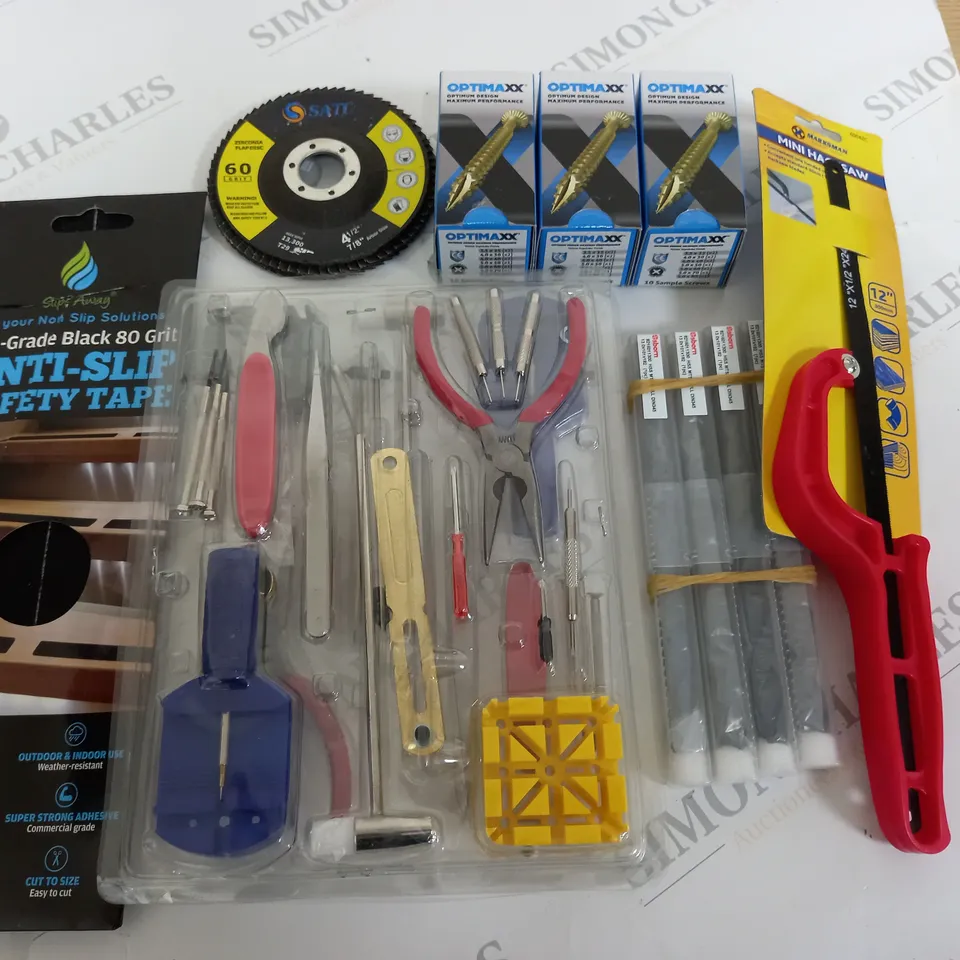 LOT OF ASSORTED HOMEWARE AND DIY ITEMS TO INCLUDE MINI HACKSAW AND OPTIMAXX SCREWS