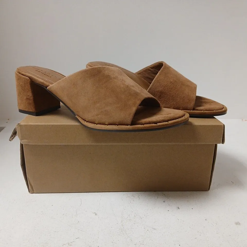BOXED PAIR OF ASOS DESIGN HAMMER PREMIUM ASYMMETRIC MID BLOCK HEEL OPEN TOE SHOES IN TAN SIZE UK 7