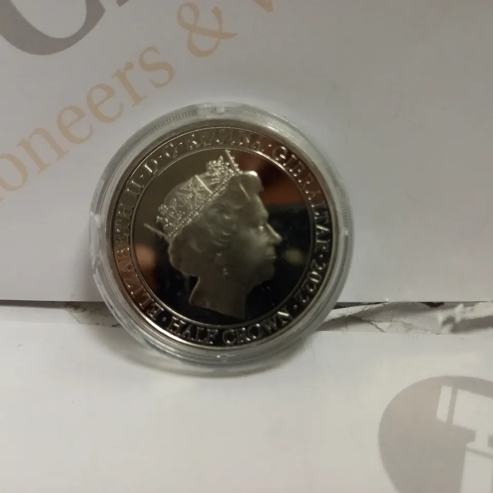 QUEEN ELIZABETH HALF CROWN COLLECTABLE COIN