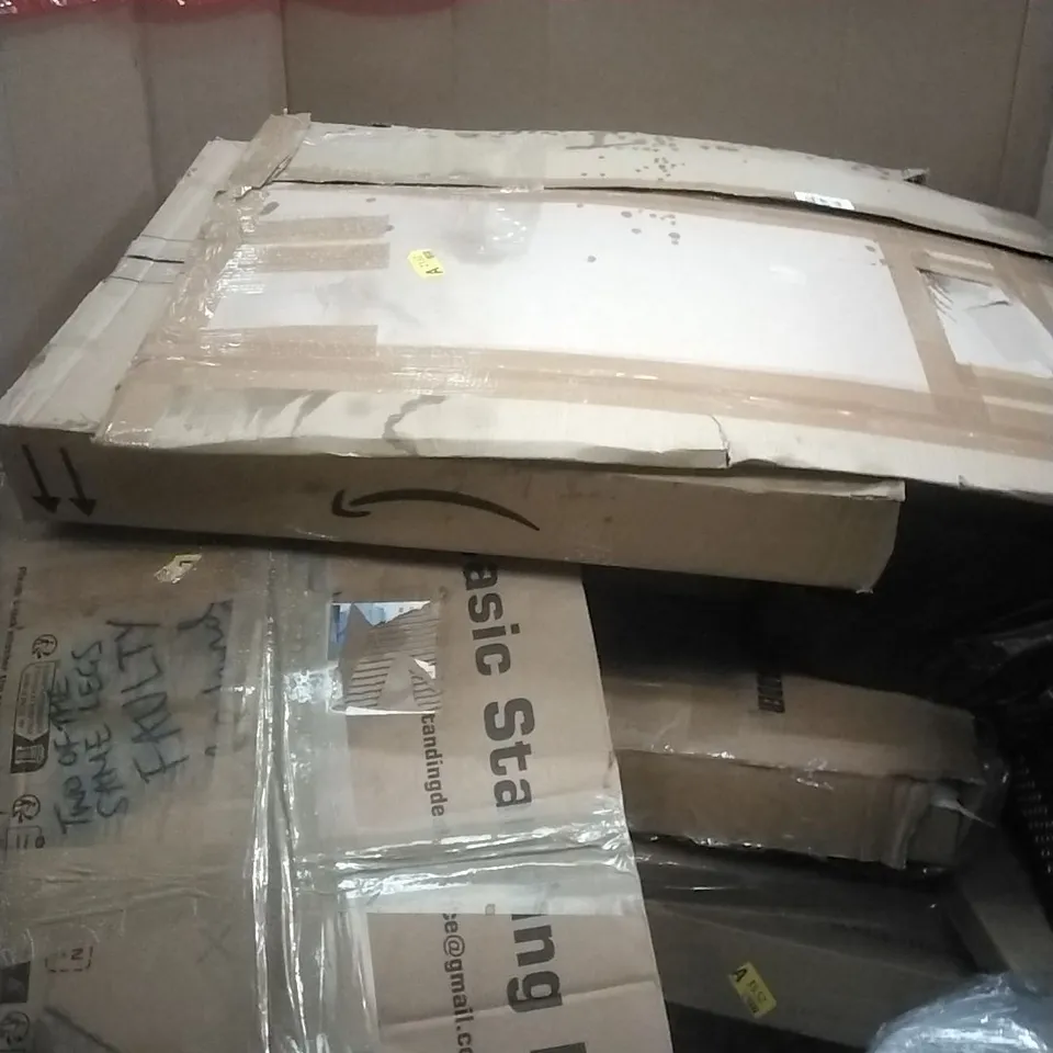 PALLET OF ASSORTED ITEMS INCLUDING - BATH SHOWER SET, ROLLER BLIND, SMART BATHROOM MIRROR