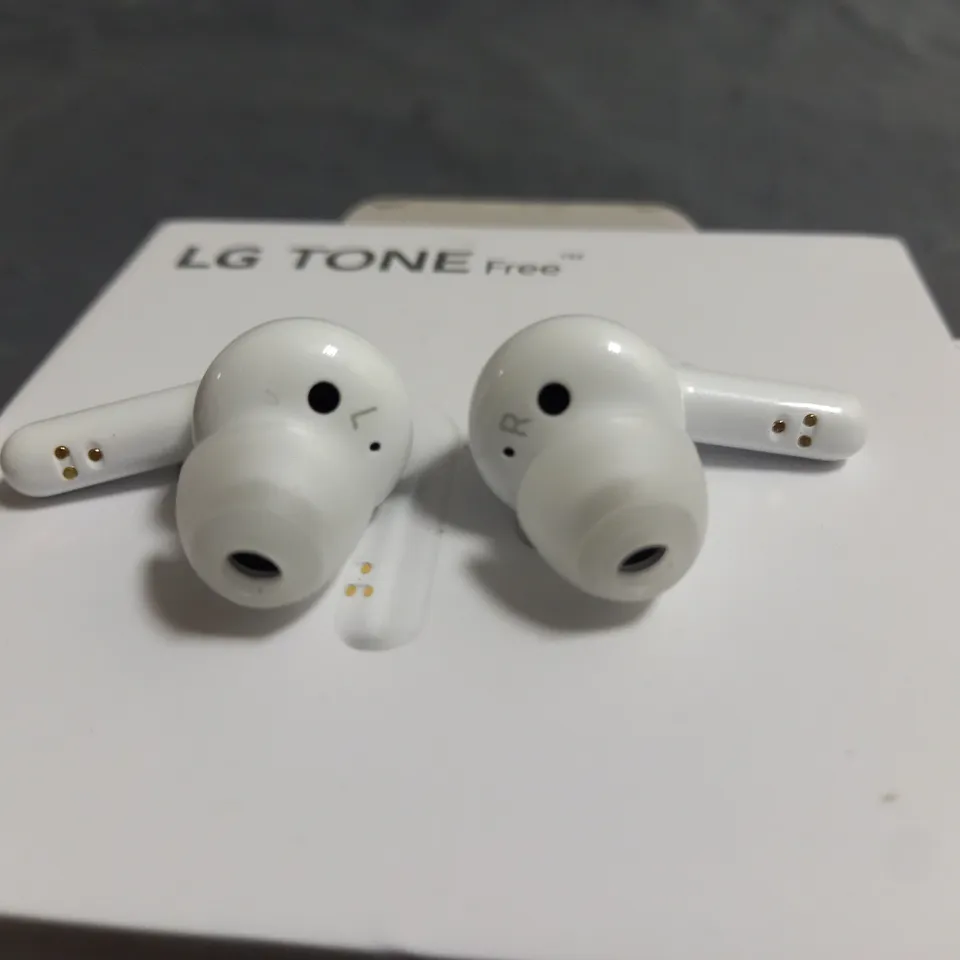 LG TONE FREE EARBUDS 