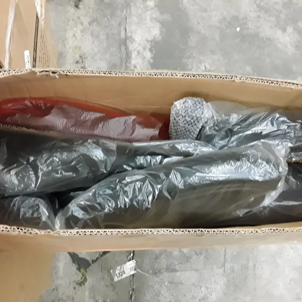 BOXED GAMING CHAIR - BLACK