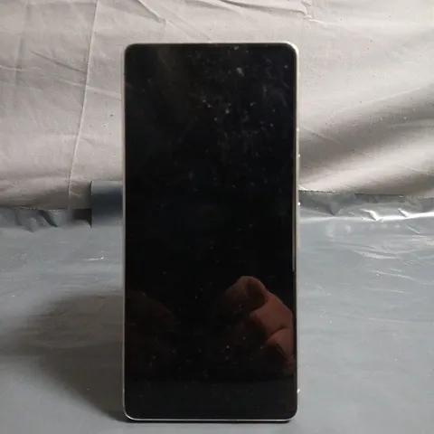 GOOGLE PIXEL 7 – WHITE 