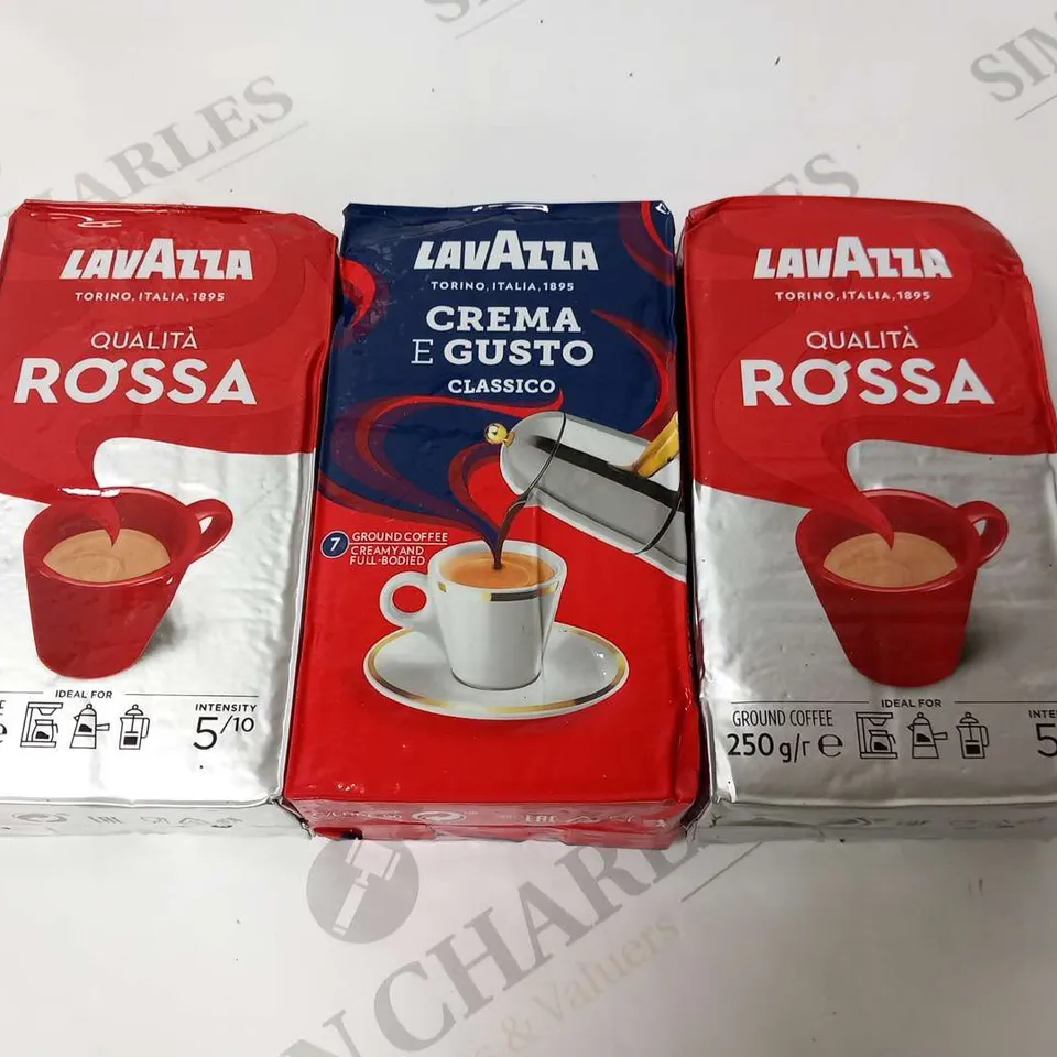 APPROXIMATELY 30 PACKS OF ASSORTED LAVAZZA GROUND COFFEE 