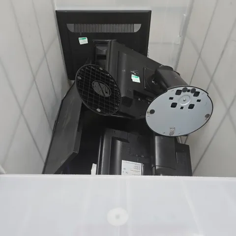 CAGE OF APPROX 8 GNR MONITORS - USB FACE WEBCAM - COLLECTION ONLY