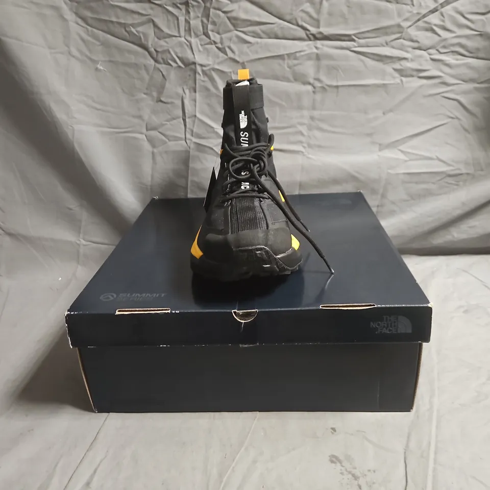 BOXED PAIR OF THE NORTH FACE SUMMIT FASTPACK GORE-TEX BOOTS IN BLACK/YELLOW SIZE UK 13