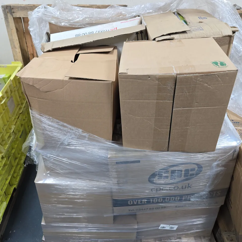 PALLET OF ASSORTED ELECTRICAL PRODUCTS TO INCLUDE SOUND CARDS, ETHERNET SWITCHES, USB CONVERTERS ETC - COLLECTION ONLY 