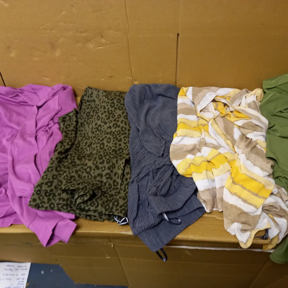 BOX OF MANY CLOTHES OF VARIED SIZES AND TYPES TO INCLUDE JOULES BLUE LEPOARD PANTS M, MONSOON SEW NAVY JACKET, AND NINA LEONARD S BLUE/WHITE DRESS ETC.