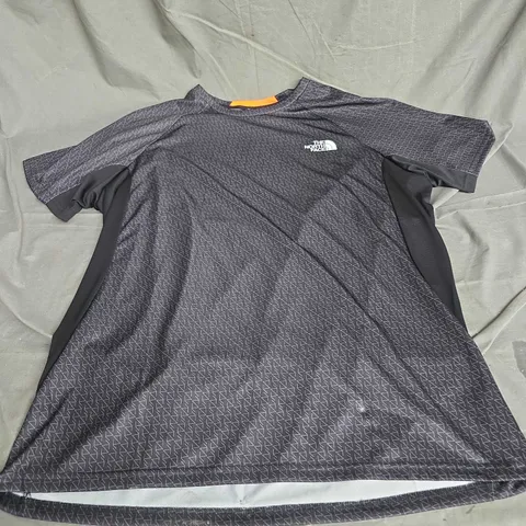 THE NORTH FACE TSHIRT IN DARK GREY SIZE XL