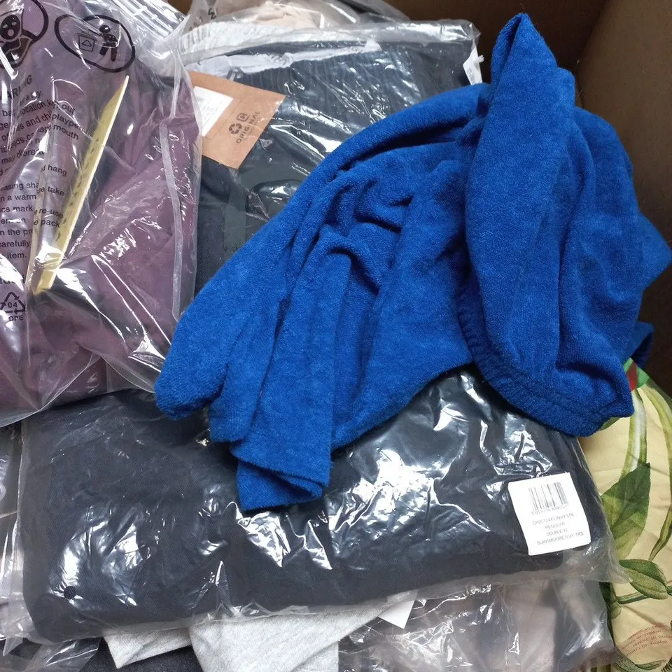 LARGE BOX OF ASSORTED CLOTHING ITEMS TO INCLUDE SHORTS DRESSES T-SHIRTS