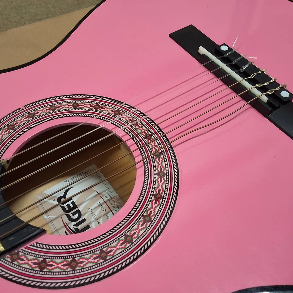 TIGER CLG4-PK PINK CLASSICAL GUITAR