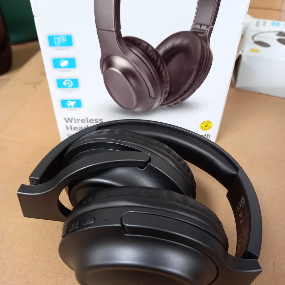 LOT OF MISCELLANEOUS ONN HEADPHONES INCL. WIRELESS HEADPHONES & EARBUDS WITH MICROPHONE (SEE PROD. DESCRIP. FOR MORE INFO.)