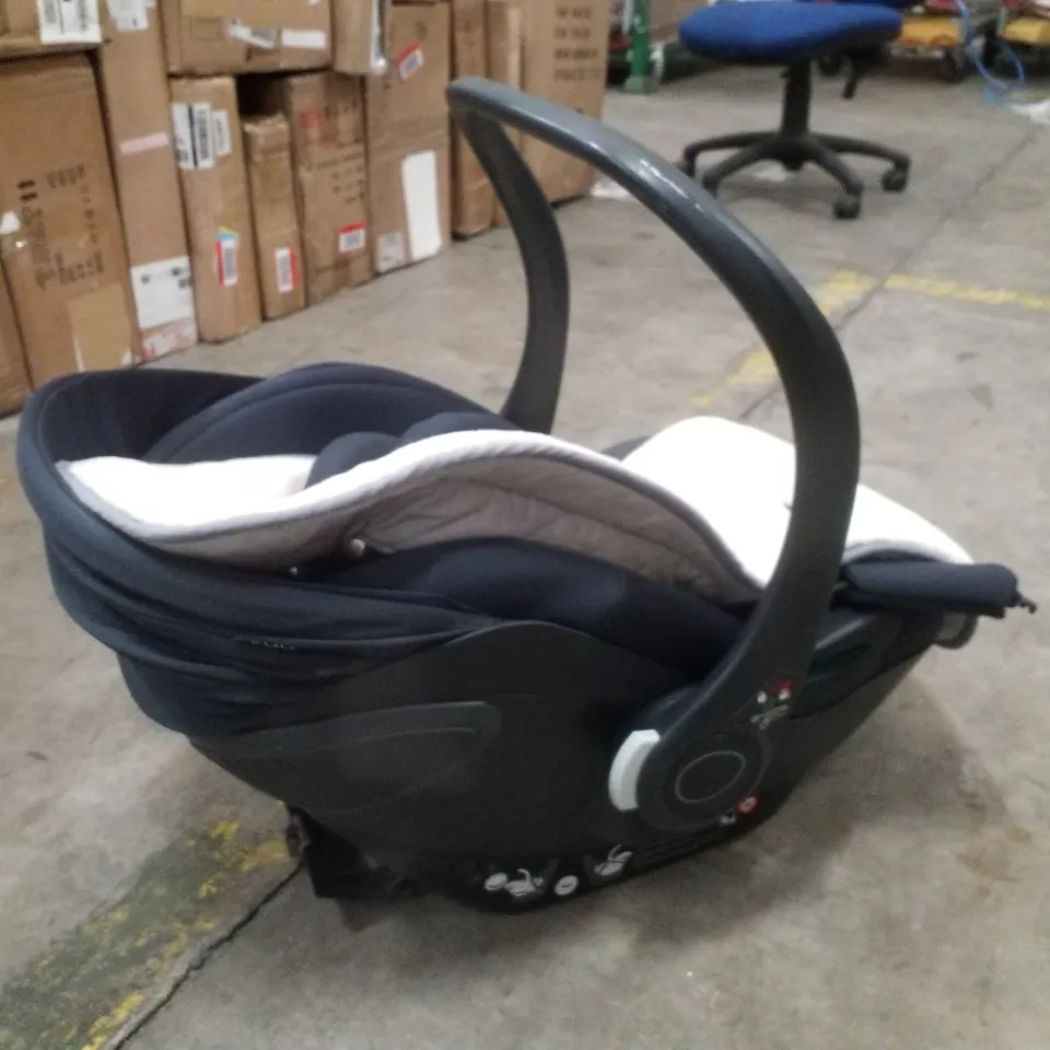INFANT CAR SEAT/CARRIER 