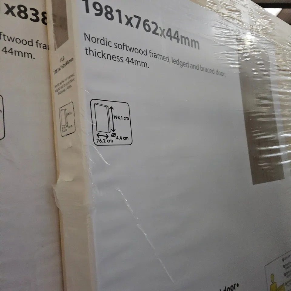 FLB NORDIC SOFTWOOD FRAMED, LEDGED & BRACED DOOR 1981 × 762 × 44mm