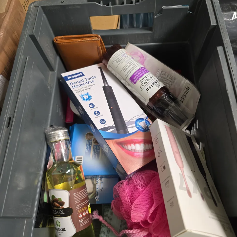 APPROXIMATEY 20 ASSORTED HEALTH AND BEAUTY PRODUCTS TO INCLUDE - EUCERIN NIGHT CREAM - GIVE ME HAIR MASK AND COLGATE KIDS TOOTHBRUSH