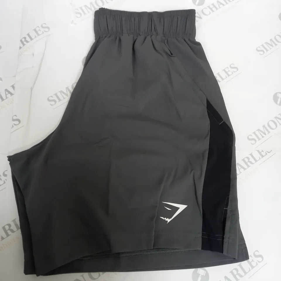 GYMSHARK TRAINING SHORTS SIZE S