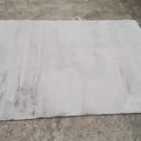 QUALITY DESIGNER AREA RUG - APPROXIMATELY 230X160CM