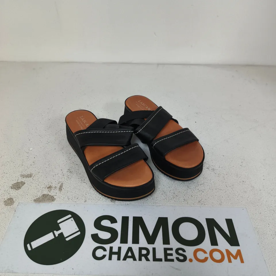 LASCANA PLATFORM SANDALS – BLACK WITH TAN FOOTBED, WOMEN'S SIZE 6