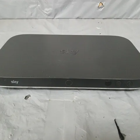 SKY Q ES240 RECEIVER BOX