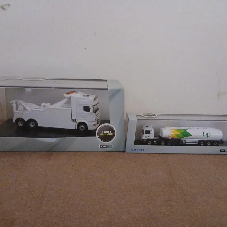 APPROXIMATELY 25 OXFORD DIECAST 1:76 EMERGENCY & POLICE VEHICLE COLLECTION