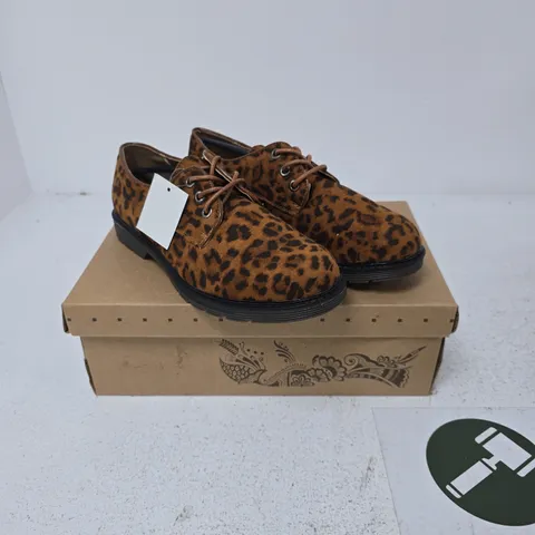 LEOPARD PRINT LACE-UP SHOES β BROWN, UK 6
