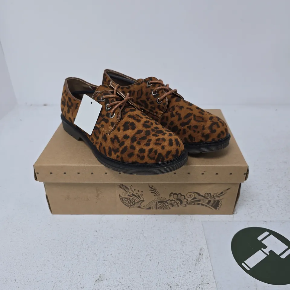 LEOPARD PRINT LACE-UP SHOES – BROWN, UK 6