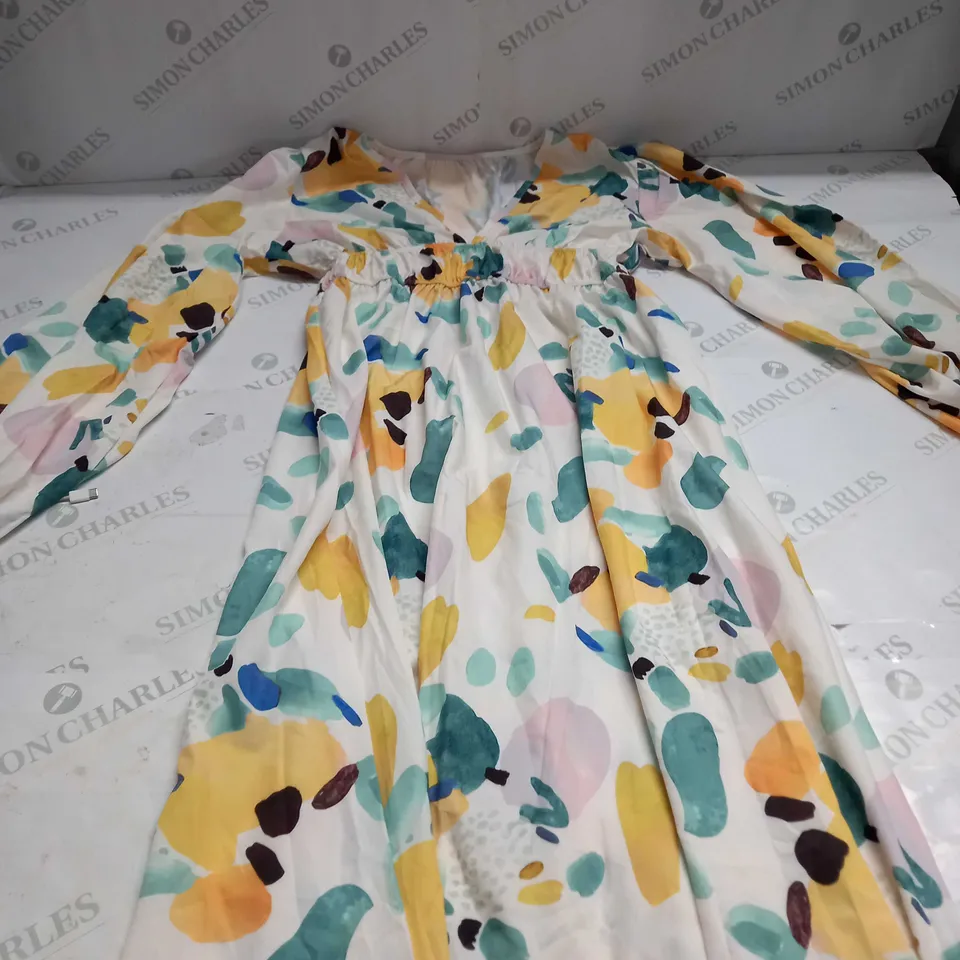 WOMENS OCCASSIONAL DRESS SIZE UNSPECIFIED