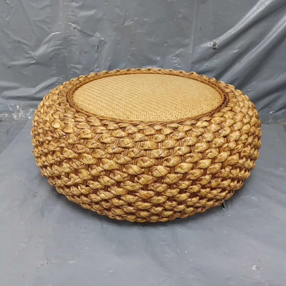 WICKER ROUND FOOT STOOL 