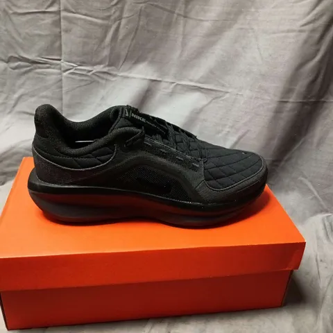 NIKE BLACK QUILTED KNIT RUNNING SHOES GORE-TEX – UK SIZE 6.5