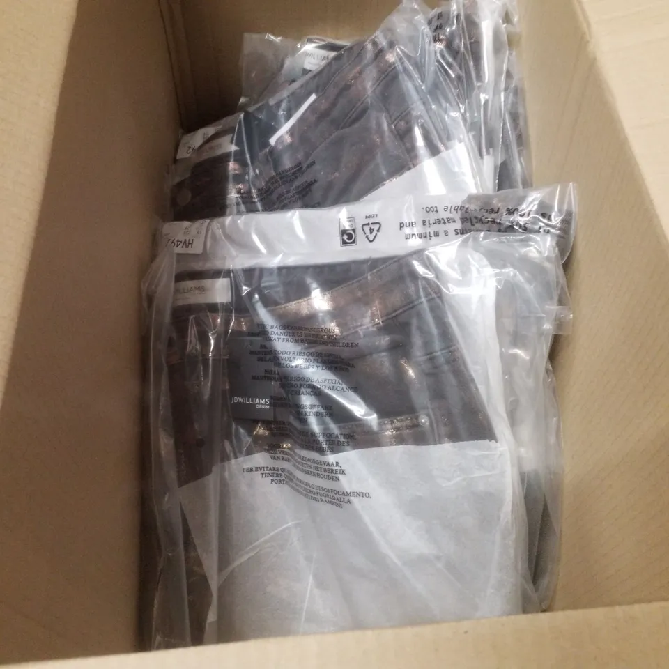 BOX CONTAINING APPROXIMATELY 8 BRAND NEW J D WILLIAMS DENIM COPPER METALLIC STRAIGHT JEANS - SIZE 22