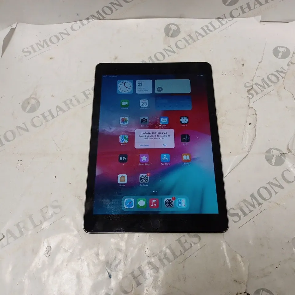 APPLE IPAD IN GREY MODEL A1567