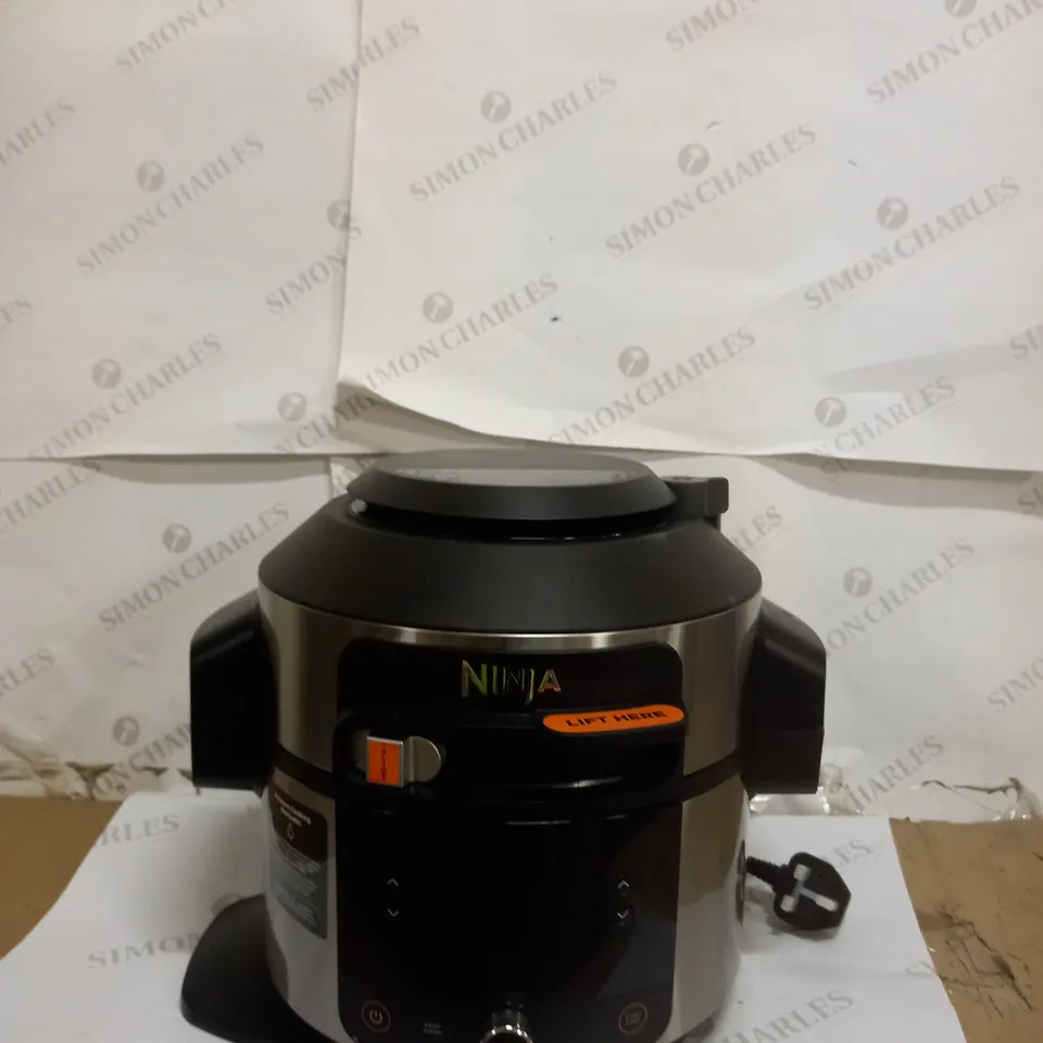 NINJA FOODI SMARTLID MULTI-COOKER