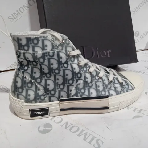 BOXED DIOR PRINT TRAINERS BLACK/WHITE - SIZE 43 