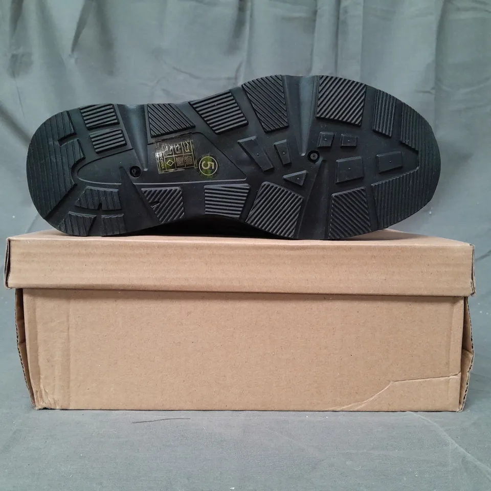 BOX OF APPROXIMATELY 12 PAIRS OF DESIGNER SHOES IN BLACK W. SATIN EFFECT STRAP IN VARIOUS SIZES