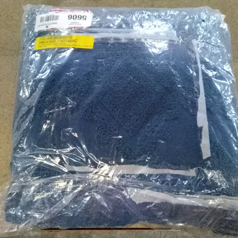 BAGGED GEOMETRIC SCATTER CUSHION WITH FILL