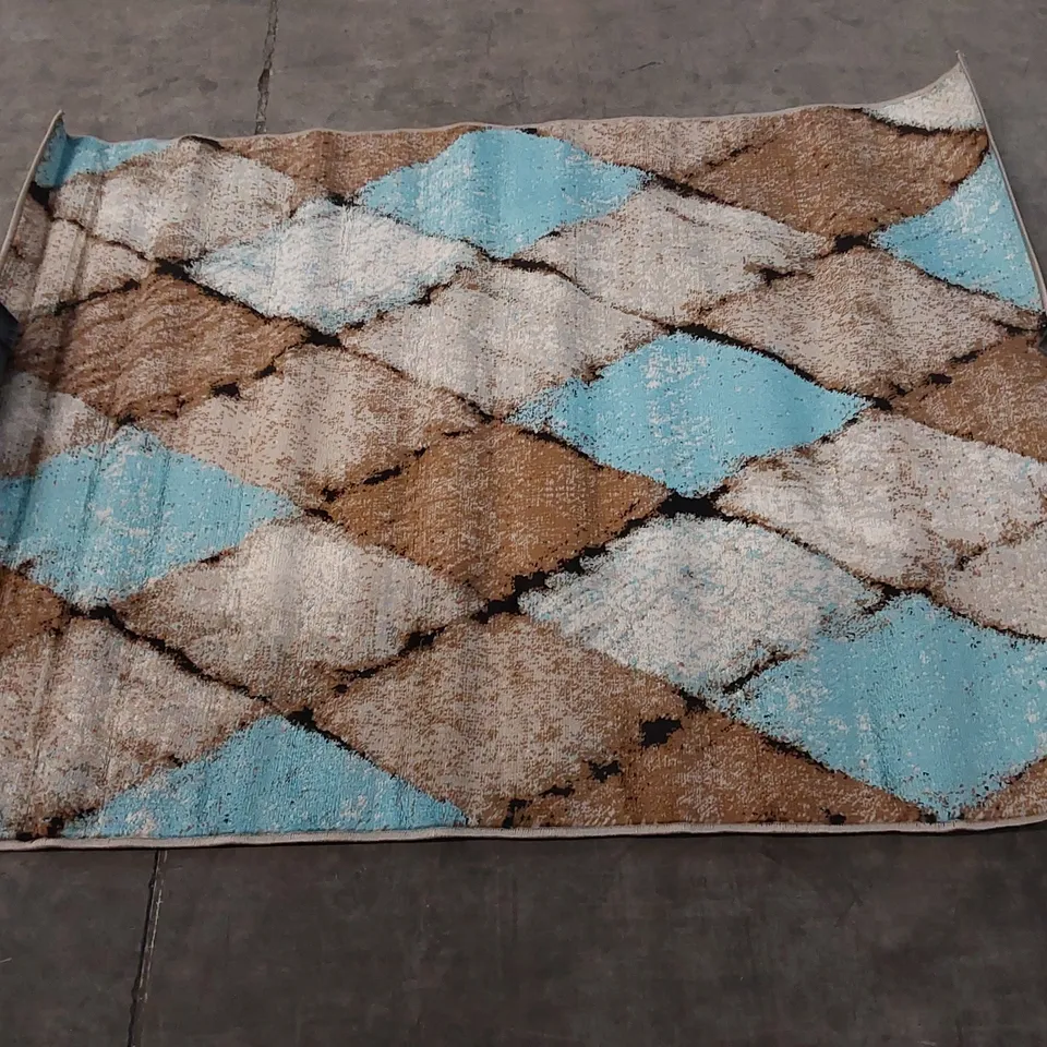 BRAND NEW BAGGED PACO HOME METRO RUG - 120 x 170cm