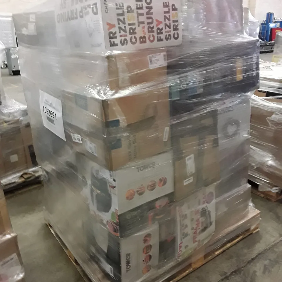 PALLET OF APPROXIMATELY 32 UNPROCESSED RAW RETURN HOUSEHOLD AND ELECTRICAL GOODS TO INCLUDE;