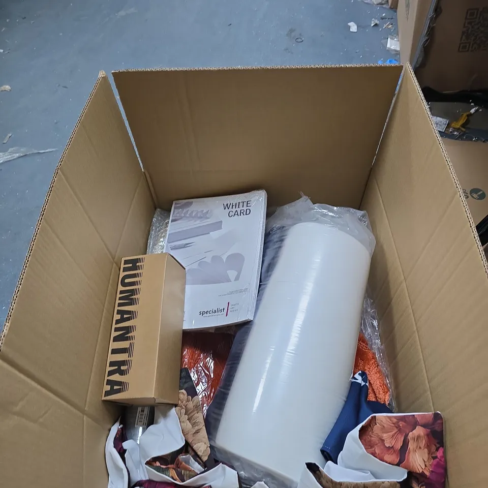 BOX OF APPROXIMATELY 15 ASSORTED HOUSEHOLD ITEMS INCLUDING HUMANTRA WATER BOTTLE , WHITE CARD AND STRING LIGHTS 