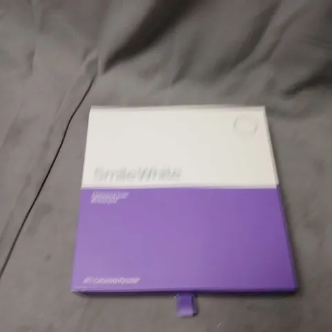 SMILEWHITE PROFESSIONAL TEETH WHITENING KIT – 16% CARBAMIDE PEROXIDE