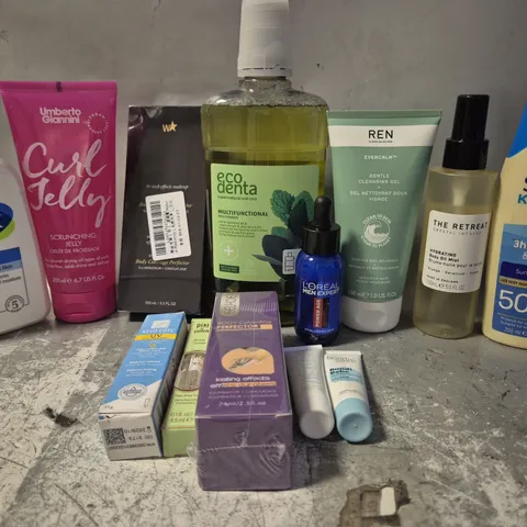 APPROX 12 ASSORTED BEAUTY PRODUCTS TO INCLUDE SCRUNCHING JELLY, REN CLEANSING GEL, CETAPHIL SKIN CLEANSER, ETC