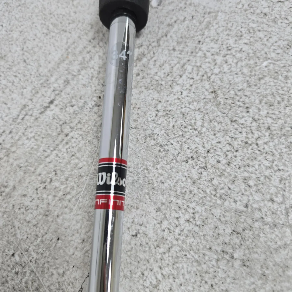 WILSON INFINITE GOLF PUT­TER – MICHIGAN AVE, CHICAGO IL