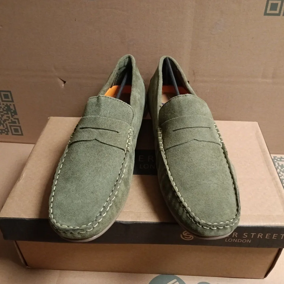 BOXED PAIR OF SILVER STREET BARI SHOES IN GREEN LEAF - SIZE 10
