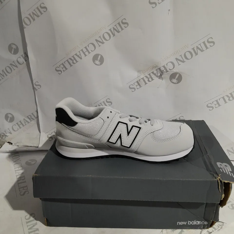 NEW BALANCE KID'S 574 V1 LACE-UP SNEAKER Uk SIZE 3.5 
