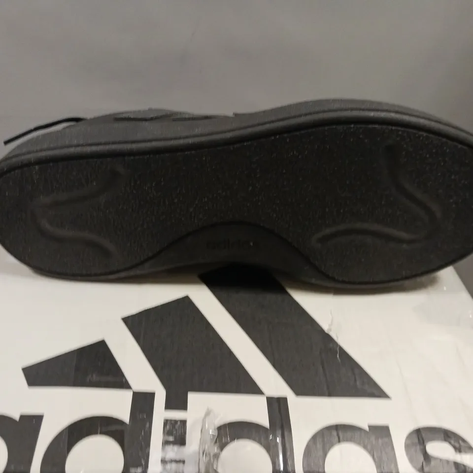 BOXED ADIDAS COURTBLOCK TRAINERS IN BLACK - SIZE 9