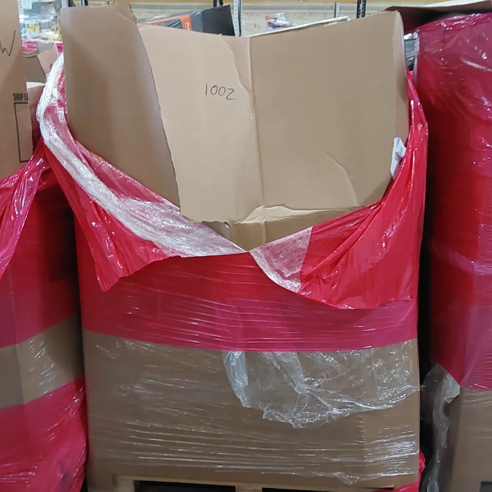 PALLET OF ASSORTED ITEMS INCLUDING: ASH VACUUM, KID'S JEEP TOY, KITCHEN STEP STOOL, BABY PLAYPEN