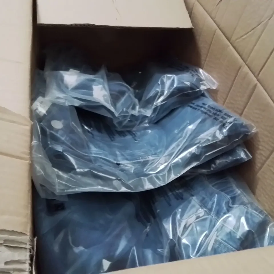 BOXED BRAND NEW APPROXIMATELY 10 PLEAT DETAIL JEANS MID BLUE SIZE 16R