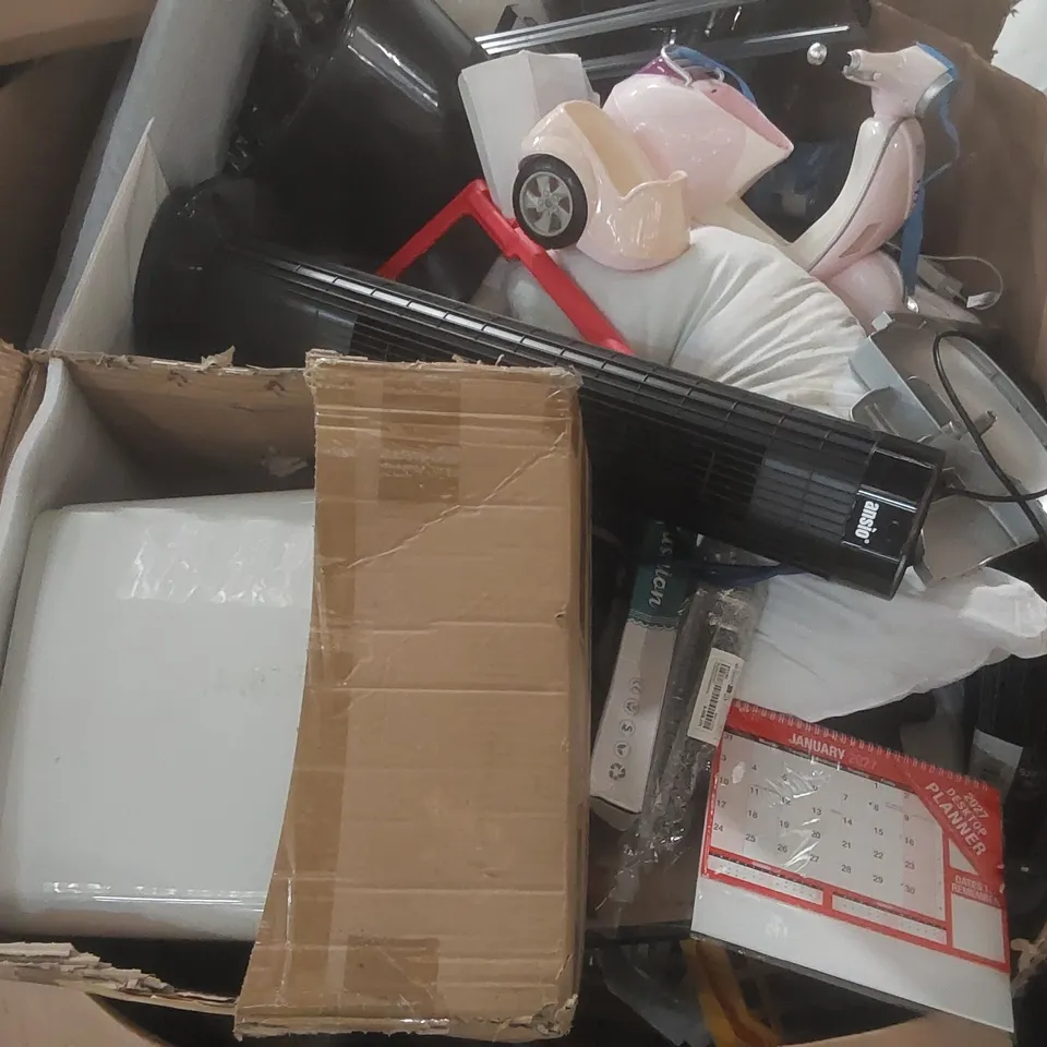 PALLET CONTAINING A VERY LARGE QUANTITY OF ASSORTED CONSUMER PRODUCTS INCLUDING: TOWER FAN, CLOTHES HANGERS, TOY SCOOTER, TEAK CUTTING BOARD, PILLOWS ECT