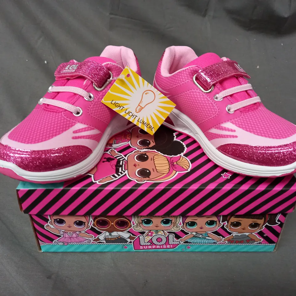 BOXED PAIR OF LOL SURPRISE KIDS SHOES IN PINK W. GLITTER EFFECT EU SIZE 29