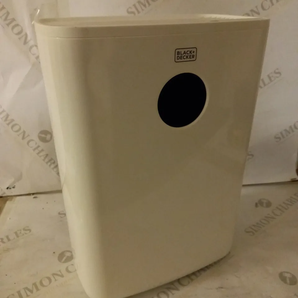 BLACK AND DECKER 2-LITRE DEHUMIDIFIER WITH AIR PURIFIER
